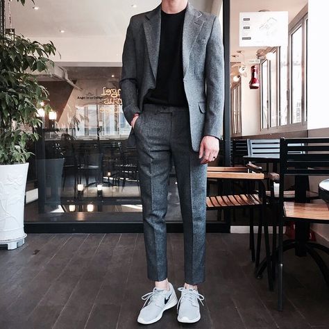 #FollowMe :3 Korean Men Fashion, Vintage Suit Men, Formal Attire For Men, Formal Men Outfit, Korean Casual Outfits, Mens Trendy Outfits, Mens Fashion Classy, Mens Fashion Casual Outfits, Stylish Mens Outfits