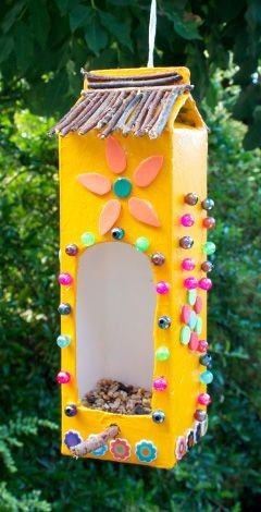 Milk Carton Crafts, Bird Feeder Craft, Fun Summer Crafts, Hemma Diy, Summer Crafts For Kids, Milk Carton, Camping Crafts, Upcycled Crafts, Bird Feeder