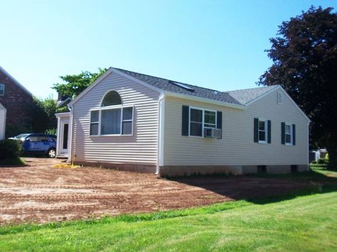 building+an+addition+on+the+front+of+a+ranch+house | Where the roof planes meet is where the old ranch home ended. Large Ranch House, Small House Additions, Ranch House Addition, Ranch House Additions, Home Addition Ideas, Mobile Home Addition, Addition Plans, Addition Project, Home Addition Plans