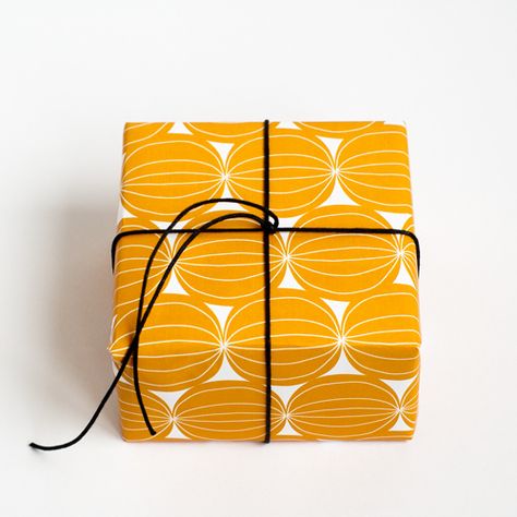 pumpkin, pattern on Behance Wrapping Paper Design Pattern, Cute Gift Wrapping Ideas, Printable Wrapping Paper, Pumpkin Printable, Gift Wrapping Ideas, Gift Wrapper, Wrapping Paper Design, Creative Gift Wrapping, Beautiful Gift Wrapping