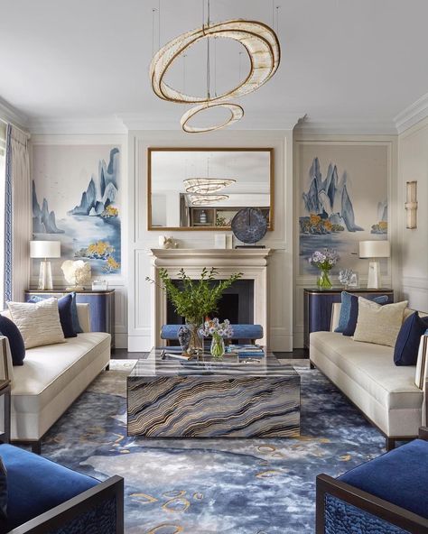 Katharine Pooley, London Interior, Shared Rooms, London Design, Cool Rugs, Rock Crystal, Luxury Living Room, Luxury Interior, Crystal Chandelier