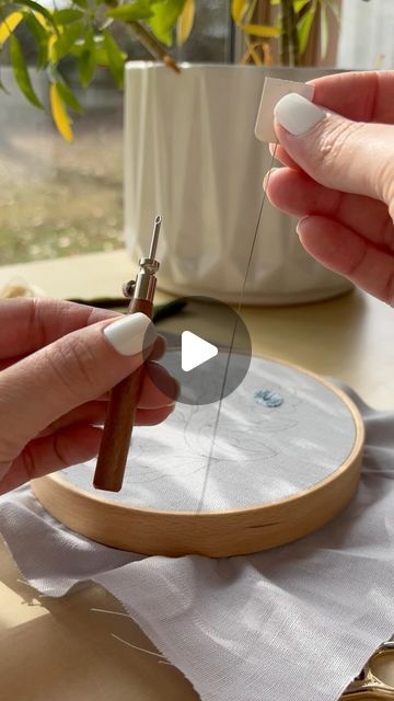 Sallie Dale - Punch Needle Teacher on Instagram How To Make Punch, Embroidery Floss Crafts, How To Thread, Punch Needle Kits, Diy Embroidery Kit, Needle Embroidery, Punch Needle Patterns, Hand Embroidery Kit, Embroidery Stitches Tutorial