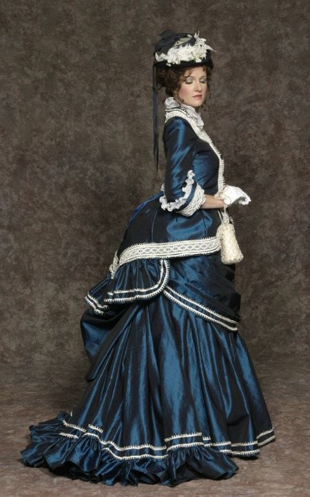 Era Victoria, 1880s Fashion, 1800s Fashion, Bustle Dress, Victorian Costume, Old Fashion Dresses, History Fashion, 19th Century Fashion, Victorian Clothing