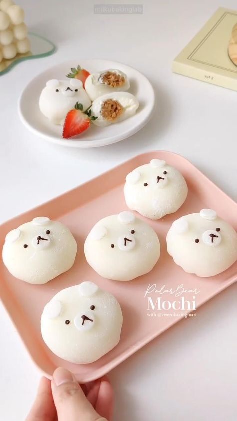 Polar Bear Stuffed Mochi Making Mochi, Ital Food, Clean Eating Dessert Recipes, Asian Dessert Recipes, Mochi Recipe, Mochi Cake, Dessert Packaging, Quick Recipes Snacks, Valentine's Day Recipes