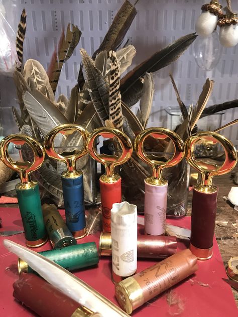 Crush Crafts, Cartridge Crafts, Shotgun Shell Crafts, Shell Projects, Bullet Crafts, Shell Animals, Wedding Food Drink, Shop Projects, Crafts Room