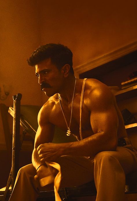 Ram Charan Rrr Hd Photos, Rrr Movie Photos, Rrr Movie Photos Ram Charan, South Indian Hot Actors, Ram Charan Rrr, Rrr Ramcharan, Ramcharan Pics New, Dhruva Movie, Yuri Boyka