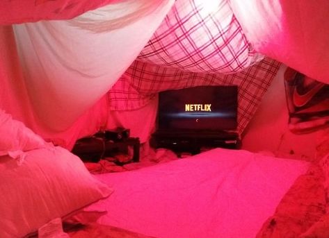 I Made An Adult Pillow Fort For My Girlfriend Yesterday Blanket Fort, Cute Date Ideas, Pillow Fort, Dear Future Husband, Netflix And Chill, Boyfriend Goals, Future Goals, The Perfect Guy, Cute Relationship Goals