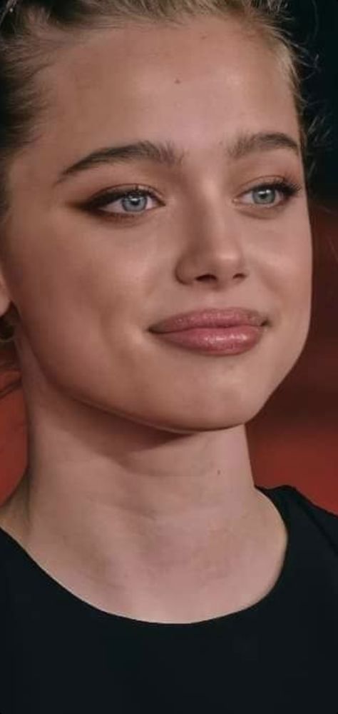 Shiloh Jolie Pitt Makeup, Angelina Jolie Shiloh, Brad Pitt Kids, Shiloh Pitt, Angelina Jolie Daughter, Shiloh Jolie Pitt, Angelina Jolie 90s, Michael Greyeyes, Shiloh Jolie-pitt