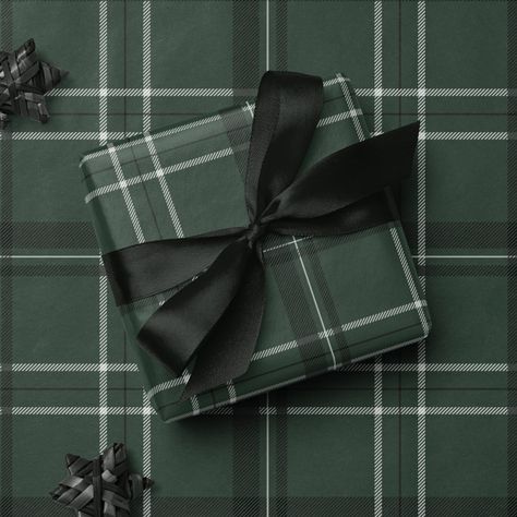 A bold modern take on a classic holiday plaid makes this wrapping paper set perfect way for both traditional and unconventional gift givers. The hunter green background with the black and white checks is chic and stylish. Will look fantastic on all your gifts under the tree perfectly coordinated with your Christmas decor. Modern Gift Wrap, Black Christmas Decorations, Christmas Home Decorations, Green Wrapping Paper, Green Xmas, Gift Wrapping Inspiration, Holiday Wrapping, Pine Branches, Holiday Wrapping Paper