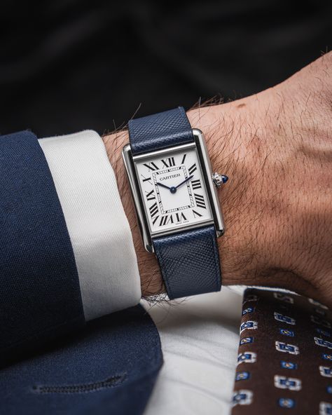 Watches For Men Aesthetic, Cartier Tank Must, Good Photography, Mens Watch Brands, Men Aesthetic, Tank Watch, Trendy Watches, Mens Fashion Watches, Gold Watch Men