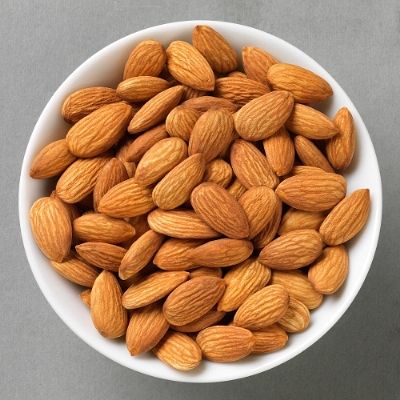 Eating 0.5-1.5 ounces of almonds or almond butter daily helped displace empty calories, and also impacted gut microbiota composition California Almonds, Yummy Healthy Snacks, Raw Almonds, Almond Cream, Nutritious Snacks, Rich In Protein, Homemade Granola, Healthy Gut, Dried Fruit