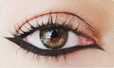 Inverted cat eye. Love it! Eyeliner Shapes, Eyeliner Tips, Eyeliner Styles, Cat Eye Makeup, Beauty Make-up, Eyeliner Tutorial, Makati, All Things Beauty, Beautiful Makeup