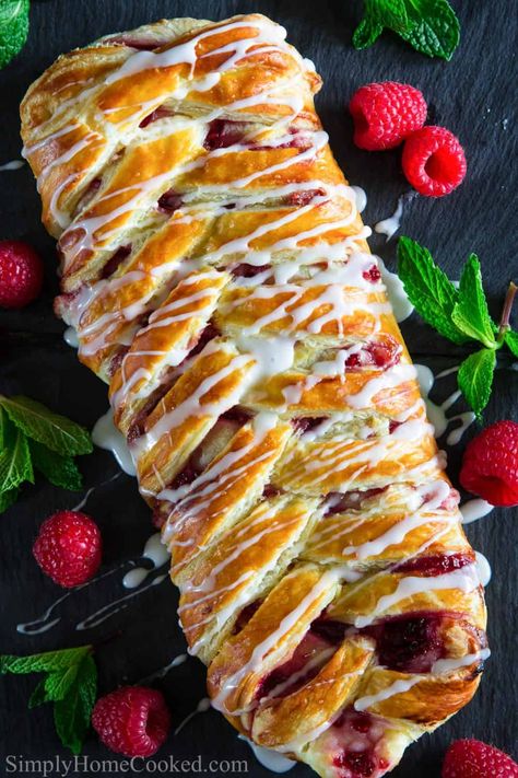 Easy Raspberry Cheese Danish Recipe Raspberry Danish Puff Pastries, Puff Pastry With Cream Cheese, Danish Recipe Puff Pastry, Raspberry Cream Cheese Danish, Raspberry Danish, Homemade Danish, Puff Pastry Recipes Dessert, Danish Dessert, Cheese Danish Recipe