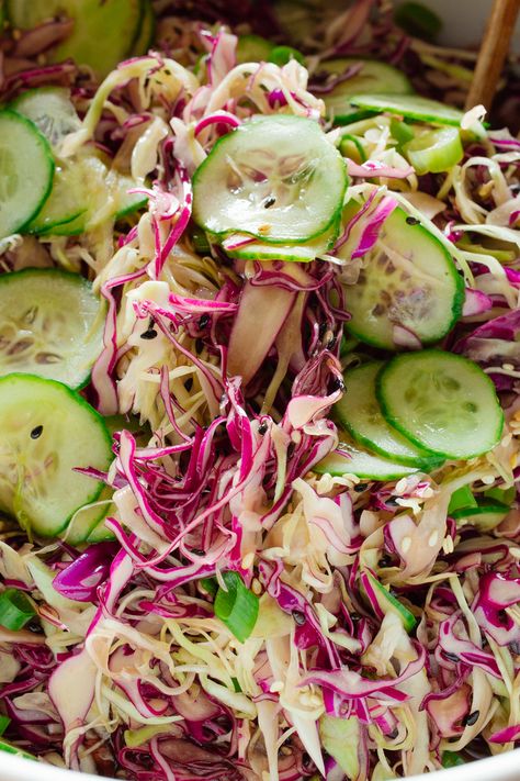 The Best Asian Coleslaw with Easy Sesame Dressing Asian Coleslaw Salad, Asian Coleslaw Recipe, Asian Coleslaw, Cashew Chicken Recipe, Honey Sriracha Chicken, Coleslaw Recipe Easy, Asian Side Dishes, Coleslaw Salad, Asian Slaw