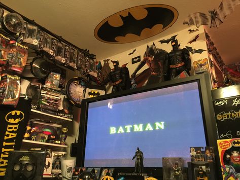 Our Batcave movie and arcade room. Dc Movies Aesthetic, Dc Themed Room, Dc Room Decor, Nerdy Room Aesthetic, Batman Bedroom Ideas, Batman Room Ideas, Batcave Room, Batman Themed Room, Batman Furniture