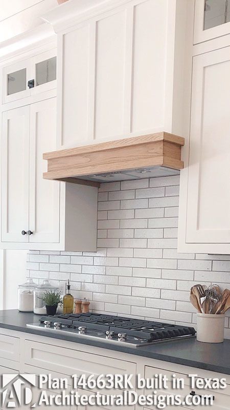 40 Farmhouse Range Hood Ideas to Create the Perfect Kitchen Space Saving Kitchen Ideas, Kitchen Hood Ideas, Stove Design, Kitchen Hood Design, Kitchen Vent Hood, Kitchen Vent, Space Saving Kitchen, Kitchen Range Hood, Kitchen Hoods