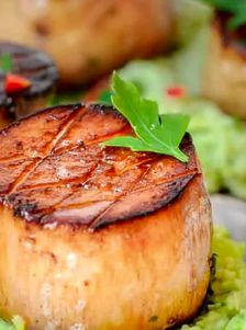 STL Veg Girl :: King Oyster Mushroom Scallops Vegan King Oyster Mushroom Scallops, Oyster King Mushroom Recipe, Vegan Mushroom Scallops, King Oyster Scallops, How To Cook King Oyster Mushrooms, Trumpet Mushroom Scallops, King Oyster Mushroom Scallops, King Mushroom Recipe, Mush Recipes