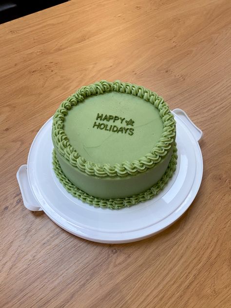 Light Green Birthday Cake, Green Cake Design Simple, Plant Cakes Ideas, Green Bday Cake, Light Green Cake, Sage Green Cake, Box Cupcakes, Trixie Motel, Chalkboard Cake