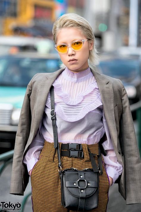 Jacket On Shoulders Drawing, Japan Street Fashion, Yellow Long Sleeve Dress, Street Style Jacket, Black And White Converse, Japan Fashion Street, Black Button Up Shirt, Growing Pains, Japan Woman