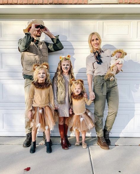 Family Safari Halloween Costumes, Baby Lion Costume, Lion Halloween Costume, Lion Halloween, Safari Costume, Costumes 2024, Lion Family, Lion Costume, Halloween Door Decorations