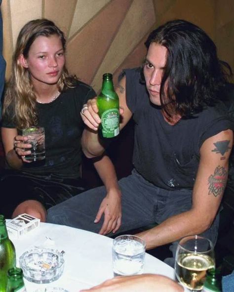 Jamie Hince, Kate Moss 90s, 90s Grunge Hair, Ali Michael, Party Fotos, Young Johnny Depp, Ronnie Wood, Mickey Rourke, John Waters