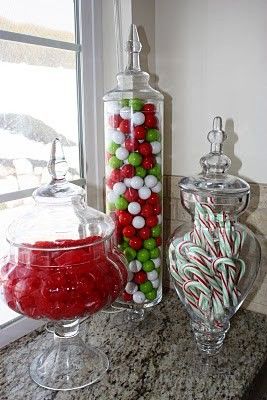 Christmas candy.. Decorating for fun and whimsy and inexpensively with colorful candy in clear urns. Christmas Apothecary Jars, Bar A Bonbon, Christmas Colorful, Christmas Windows, Colorful Candy, Noel Christmas, Christmas Kitchen, Glass Vases, Christmas Love