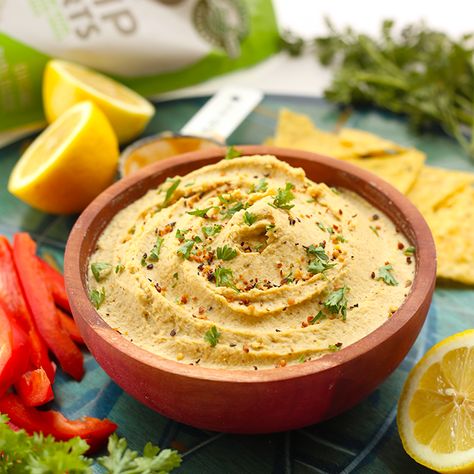 Lemon Hemp Hummus Hemp Hearts Recipes, Vegan Dip Recipes, Healthy Hummus Recipe, Lemon Hummus, Healthy Hummus, Hemp Hearts, Easy Snack Recipes, Hummus Recipe, Vegan Snacks