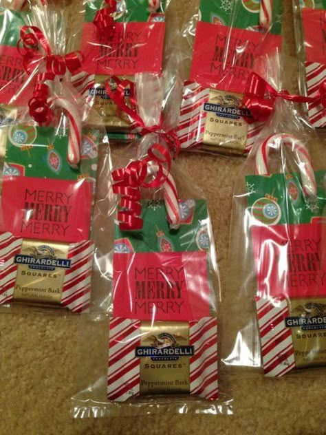 Christmas Goody Bag Ideas For Adults, Office Christmas Gifts, Employee Christmas Gifts, Christmas Candy Gifts, December Activities, Decorate Christmas, Gag Gifts Christmas, Inexpensive Christmas Gifts, Diy Christmas Presents