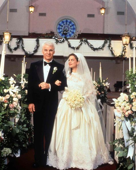 Father Of The Bride Movie, Tv Wedding Dresses, Annie Banks, Kimberly Williams Paisley, The Bride Movie, Movie Wedding Dresses, 90s Wedding, Father Of The Bride Wedding, Wedding Toast Samples