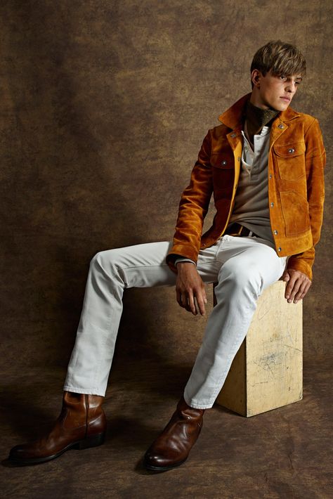 Tom Ford Menswear Spring 2015 Tom Ford Menswear, Mens Fashion Rugged, Tom Ford Men, Mode Jeans, Brown Jacket, Mens Spring, Spring Summer 2015, Suede Jacket, Leather Jacket Men