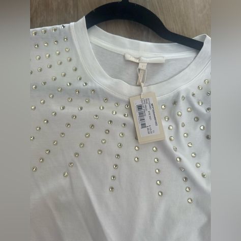 Cotton T-Shirt With Rhinestones. Nwt. Size 1=Small Bling Outfits, Surface Embellishment, Embellished Shirt, Diy Rhinestone, Rhinestone Designs, Stone Work, Stone Design, White T Shirt, Collar Shirts