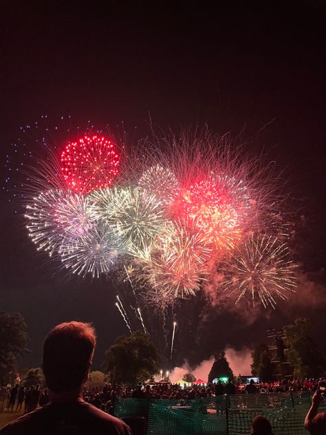 Pretty Fireworks, Fourth Of July Aesthetic, July Vibes, Summer Fireworks, Firework Display, Beautiful Fireworks, Fireworks 4th Of July, Firework Show, Fourth Of July Fireworks