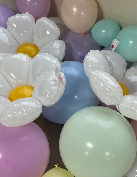 spring fling frfr Spring Ball Aesthetic, Spring Fling Birthday Party, Spring Ball Decorations, Spring Formal Decorations, Spring Fling Dance Decorations, Spring Dance Themes, Spring Fling Ideas, Spring Fling Decorations, Flower Sweet 16