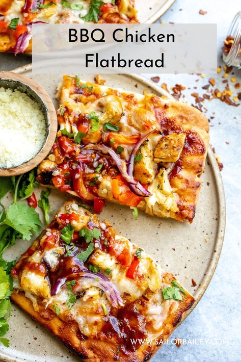 Barbecue Flatbread Pizza, Flatbread Recipes With Chicken, Healthy Flat Bread Pizza, Flatbread Pizza Bbq Chicken, Weekday Dinners Healthy, Rotisserie Chicken Flatbread Recipes, Healthy Chicken Flatbread, Easy Bbq Chicken Pizza, Grilled Flatbread Recipes