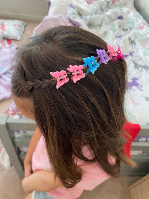 Toddler Butterfly Clip Hairstyles, Small Butterfly Clips Hairstyles, Cute Hairstyles With Butterfly Clips, Butterfly Clips Hairstyles Kids, Butterfly Clip Hairstyles, Butterfly Clips Hairstyles, Toddler Butterfly Costume, Hairstyles Butterfly, Hairstyles With Clips