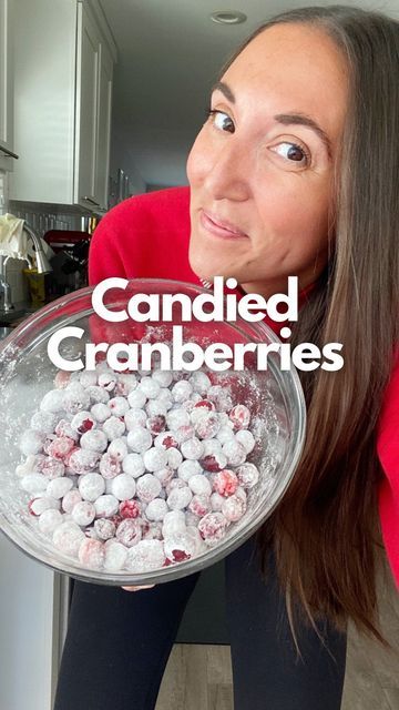 Jacqui Saldaña Simple Recipes on Instagram: "The BEST Candied Cranberries in less than 20 minutes! What I love most about these little gems is the texture. They have a slightly crunchy outside and a juicy inside. These are the perfect balance of sweet + tart 🤗 Start with a bag of cranberries (give them a good rinse first) then toss them in a bowl with a 1/4 cup water, the juice of half a lemon and 1/4 cup sugar. Stir until the sugar dissolves and the cranberries are all coated in the sugared mi Candied Sugared Cranberries, Sugar Coated Cranberries Holidays, Cranberries Soaked In Orange Juice, Sugar Crusted Cranberries, Lemon Cranberry Recipes, Crunchy Candied Cranberries, How To Make Candied Cranberries, Candy Coated Cranberries, Candied Cranberries With Orange Juice