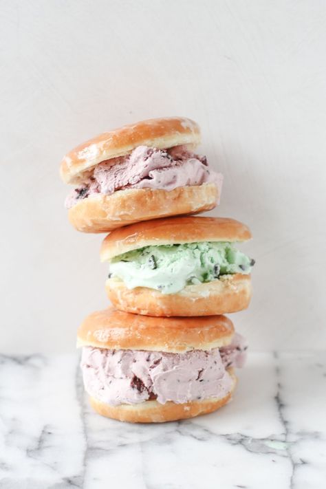 9 Best Ice Cream Sandwich Recipes - How To Make Ice Cream Sandwiches Ice Cream Sandwiches Recipe, Donut Ice Cream, Slow Cooker Desserts, Ice Cream Sandwiches, Köstliche Desserts, Food Trends, Homemade Ice, Ice Cream Sandwich, Homemade Ice Cream