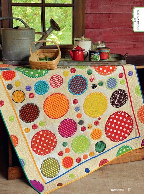 this is so cute and fun! Quilt Basics, Story Quilts, Strip Quilting, Polka Dot Quilts, Quilt Modernen, Circle Quilts, Childrens Quilts, Diy Upcycling, Patchwork Quilting