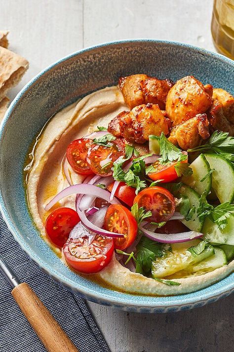 Hummus Bowls, Chicken Hummus, Hummus Bowl, Lower Your Blood Pressure, Whole Wheat Pita, Wellness Recipes, Chicken Spices, Heart Healthy Recipes, Slow Cooker Chicken