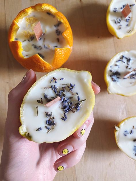 DIY Lavender Citrus Candles — Always & Whatever Diy Lavender, Citrus Candle, Soya Mumu, Astuces Diy, Witchy Crafts, Candle Craft, Homemade Candles, Summer Decorating Ideas, Candles Crafts