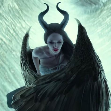 Elle Fanning Maleficent, Maleficent Quotes, Maleficent Aurora, Maleficent Art, Maleficent 2, Maleficent Movie, Angelina Jolie Maleficent, Maleficent Costume, Disney Maleficent