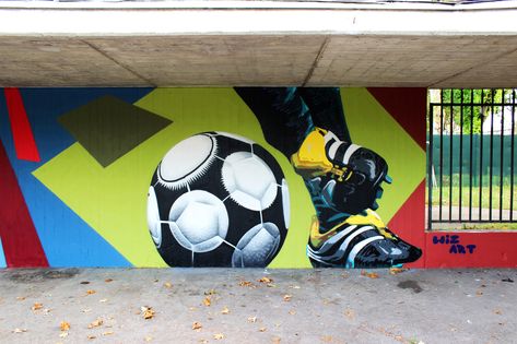 Sport Painting Art, Sports Mural Street Art, Soccer Mural, Soccer Graffiti, Sports Mural, Football Graffiti, Sports Graffiti, School Wall Art Ideas, Playroom Mural