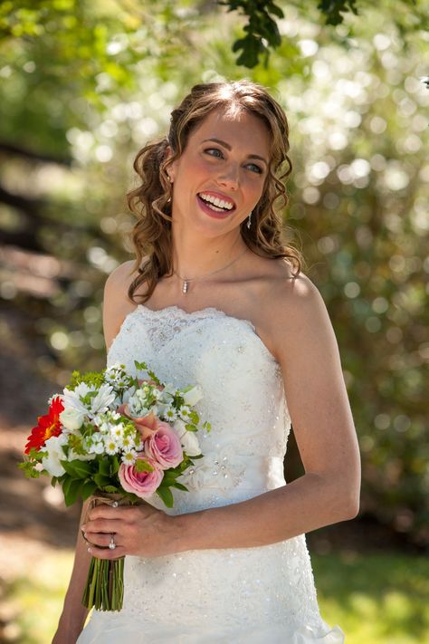 Holding Bouquet Of Flowers Pose, Bride Holding Bouquet, Colorful Bouquet Of Flowers, Holding Bouquet, Colorful Bridal Bouquet, Inspirational Photos, Colorful Bouquet, Bouquet Of Flowers, Reference Poses