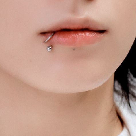 Jungkook Lips Aesthetic, Jungkook Double Lip Piercing, Kpop Idol Ear Piercing, Jungkook Lips Piercing, Spider Bites Piercing Aesthetic, Jungkook Lips Close Up, Jk Lip Piercing, Jungkook Lips Drawing, Jk Piercing