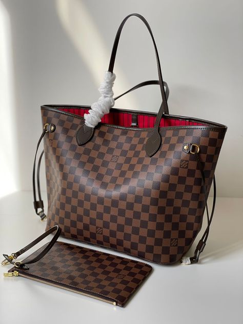 Lv Tote, Sac Louis Vuitton, Leather Bag Design, Luxury Tote Bags, My Style Bags, Lv Neverfull, Luxury Bags Collection, Aesthetic Bags, Buy Bags