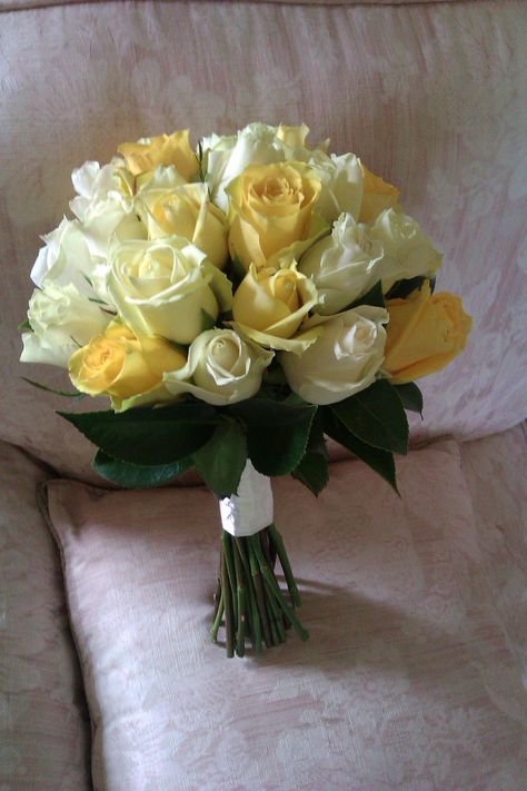 white & yellow rose bouquet maybe add some small white flowers Prom Bouquet Ideas White Roses, Yellow White Flower Bouquet, Bride Bouquets Yellow, Yellow Prom Flowers Bouquet, Yellow And White Roses Bouquet, Yellow And White Wedding Bouquet, White And Yellow Bouquet Wedding, Yellow Rose Wedding Theme, Yellow Roses Wedding Bouquet