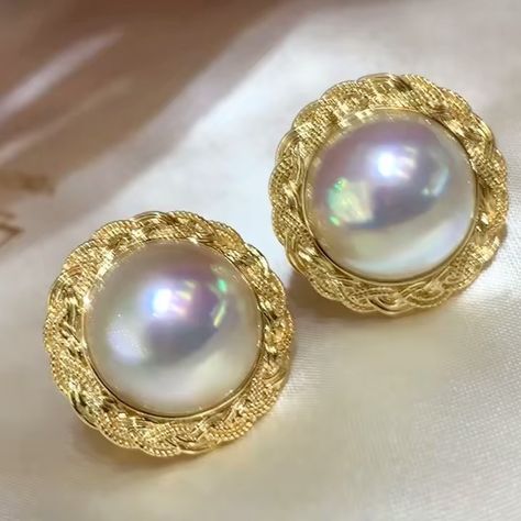 ANNIE CASE FINE JEWELRY on Instagram: “Stunning Mabe pearl ear studs 13-14mm top quality Japanese Mabe . Overall diameter with rim 20mm. Thickness 9-10mm . 18K Gold . Dm for…” Pearl Jewelery, Fancy Blouse, Mabe Pearl, Fancy Blouses, Fancy Blouse Designs, Pearl Earring, Ear Studs, Blouse Designs, Gemstone Rings