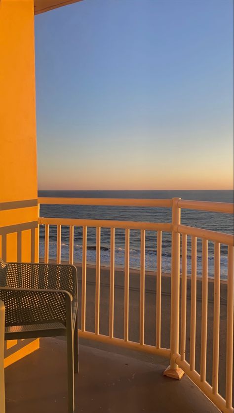 Beach Front Aesthetic, Beach House Balcony Ocean Views, Ocean View From Balcony, Beach Condo Aesthetic, Balcony On House, Balcony View Aesthetic, Beach Hotel Aesthetic, Speech Team, Apartment Outside