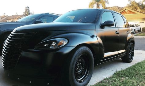 This 808-HP Chrysler PT Cruiser Drag Racer Is Ugly as Sin But It'll Smoke Dodge Hellcats - The Drive Pt Cruiser Custom, Kei Truck, Carros Retro, Bentley Mulsanne, Stance Cars, Lovely Car, Drifting Cars, Chrysler Pt Cruiser, Car Trailer