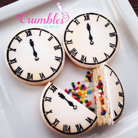 #8 - New Year's Eve Confetti Clock by Crumbles by Nicole New Years Eve Dessert, Confetti Cookies, New Years Cookies, Party Food Dessert, Cookie Connection, New Year's Cake, Cookie Time, Silvester Party, Fancy Cookies